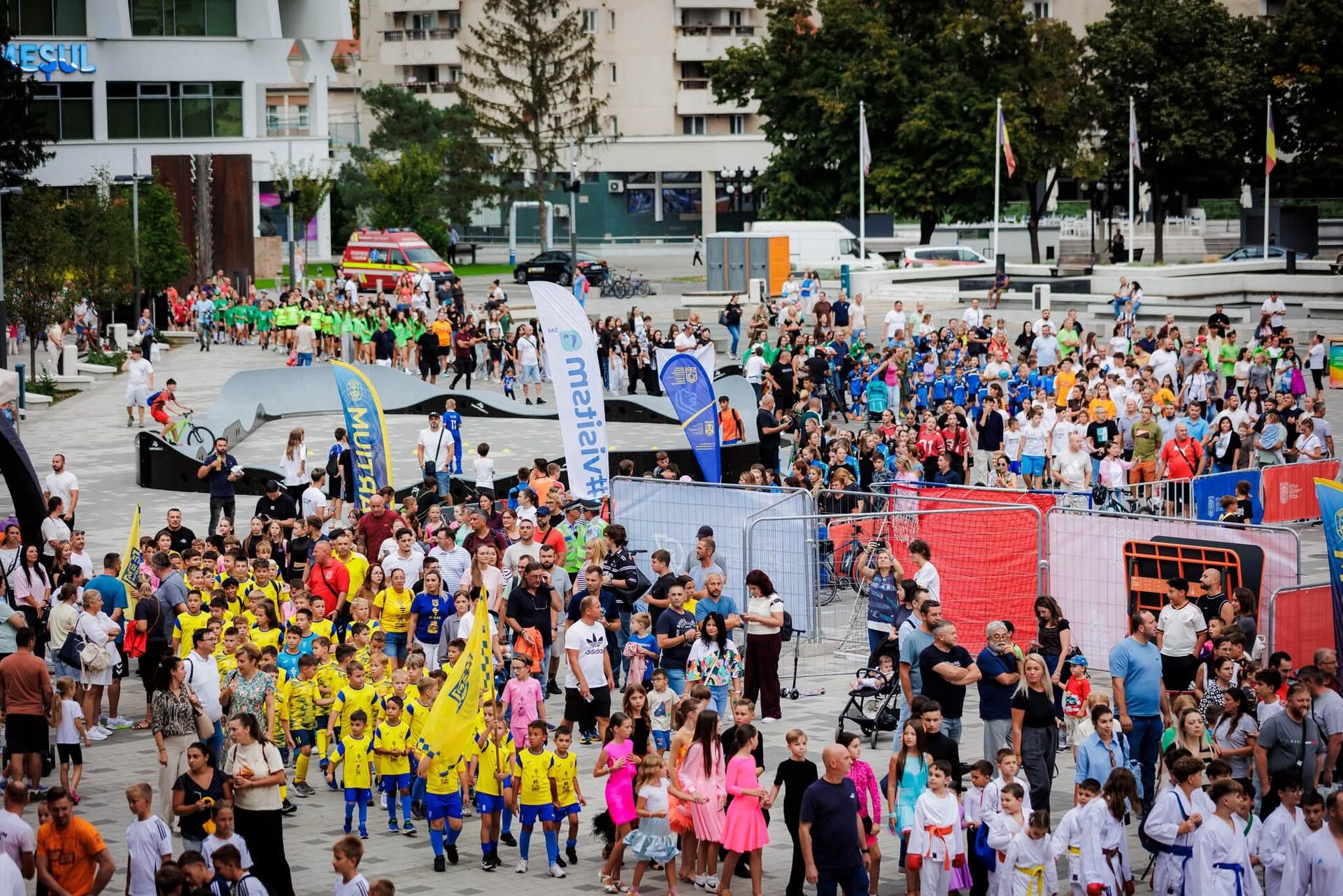 SPORT. Satu Mare a devenit arena copiilor! Zeci de sportivi au transformat centrul orașului într-un spectacol