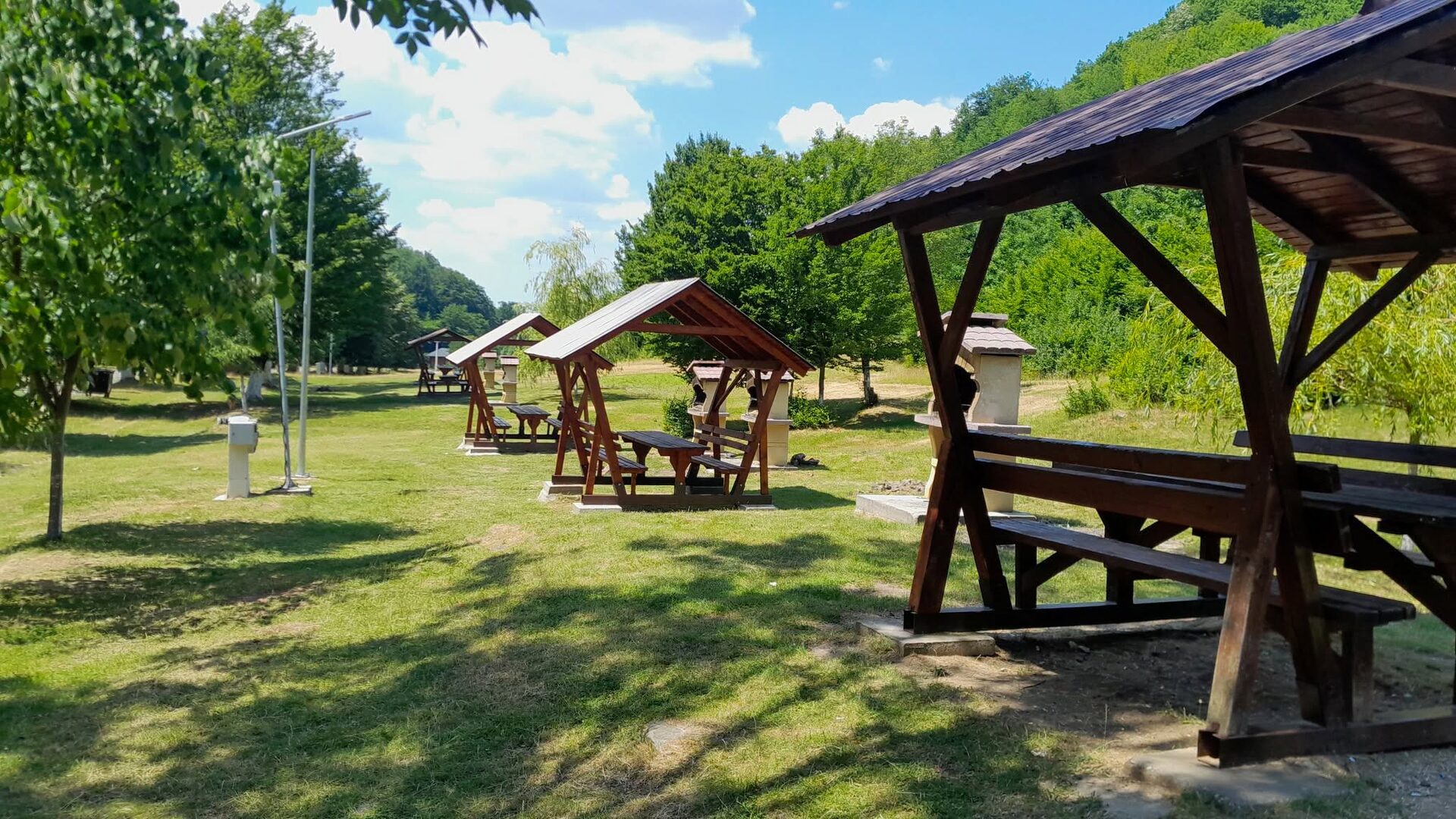 TURISM. Se deschide un nou colț spectaculos din Munții Oașului! Primul traseu montan, aproape gata