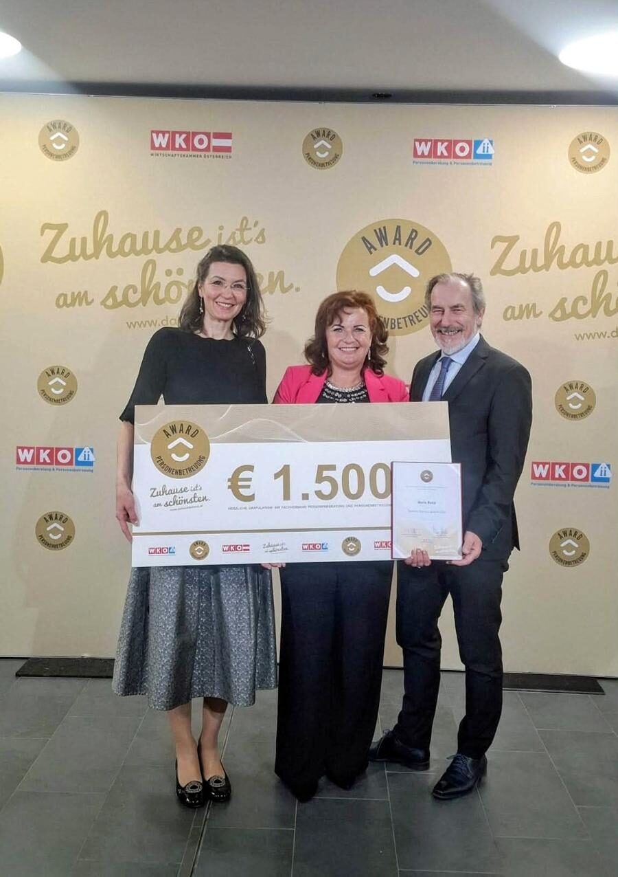 O careiancă premiată la Viena aduce pe scenă, la Carei, povestea îngrijitoarelor românce.