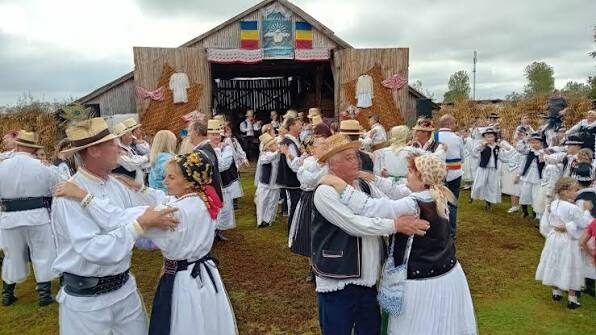 TRADIȚIE. „Claca pă danț” revine la Mădăras! Sava Negrean Brudașcu vine să pună satul pe joc