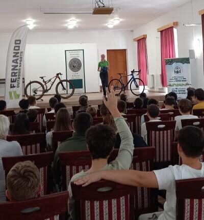 Caravana „Pedalează inteligent” a pornit din Satu Mare. Peste 60 de elevi au participat la prima activitate