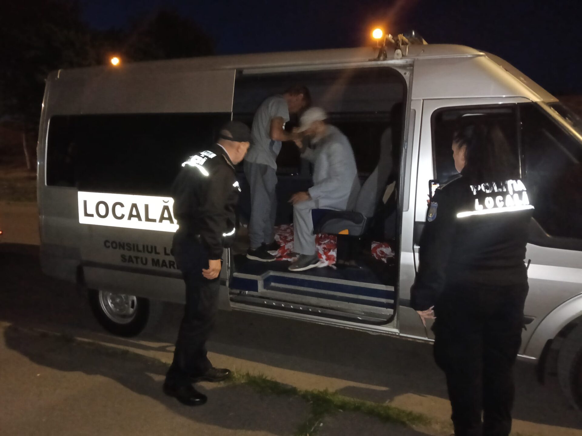 Adăpost improvizat pe malul Someșului: doi bărbați, găsiți de Poliția Locală în M16