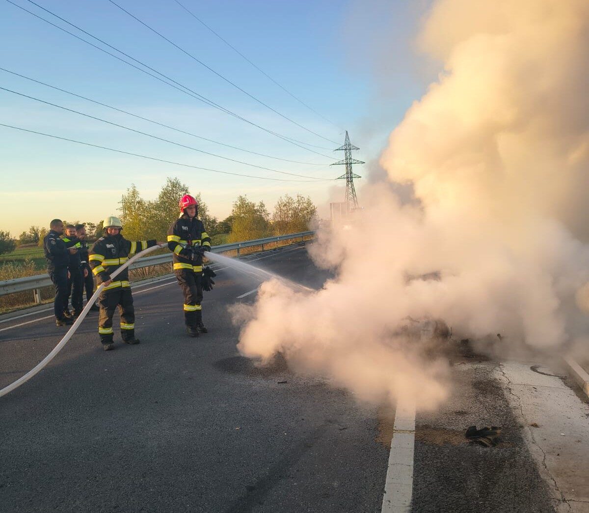 FOTO. TRAGEDIE. ACCIDENT MORTAL. Motociclist de 29 de ani, mort după un accident teribil pe centura Sătmarului. Motocicleta a luat foc