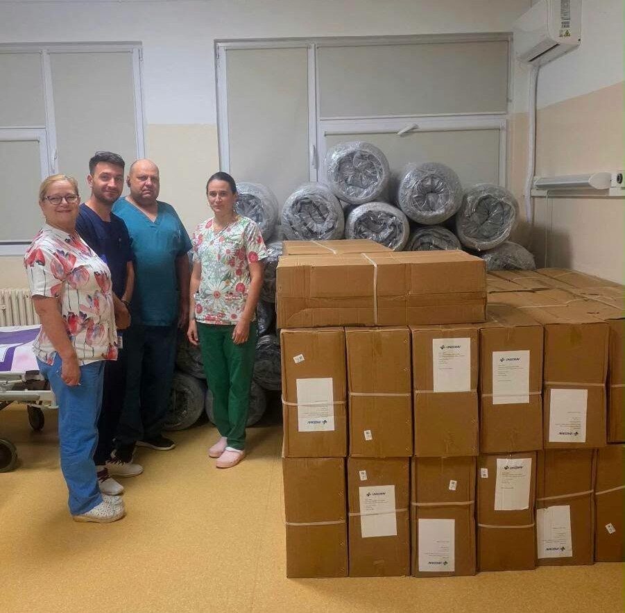 RECUNOȘTINȚĂ. Gest impresionant la Spitalul Județean Satu Mare! O familie din Negrești-Oaș a donat 30 de saltele și 30 de noptiere