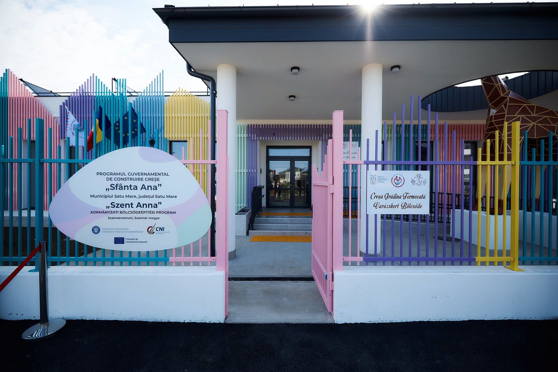 EDUCAȚIE. Cea mai modernă creșă din Sătmar și-a deschis porțile. Părinții, anunțați unde își pot înscrie copiii!