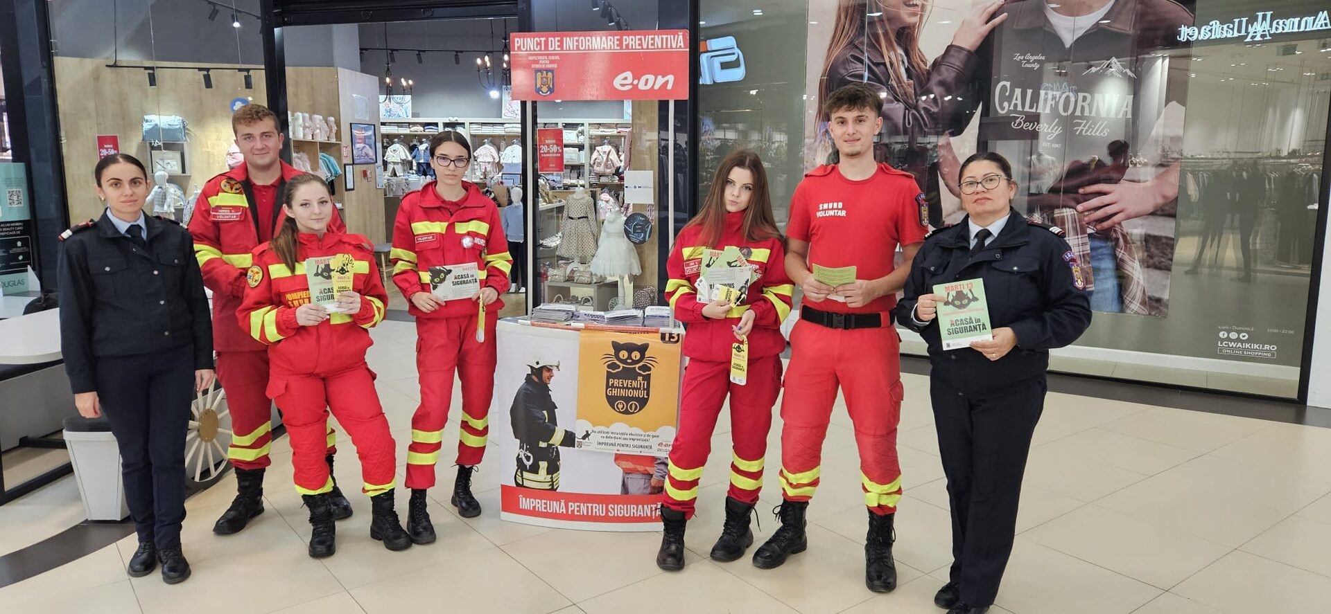 PREVENIRE. „Marți 13”, zi cu lecții de supraviețuire la Satu Mare! Pompierii au mers în școli și centre comerciale
