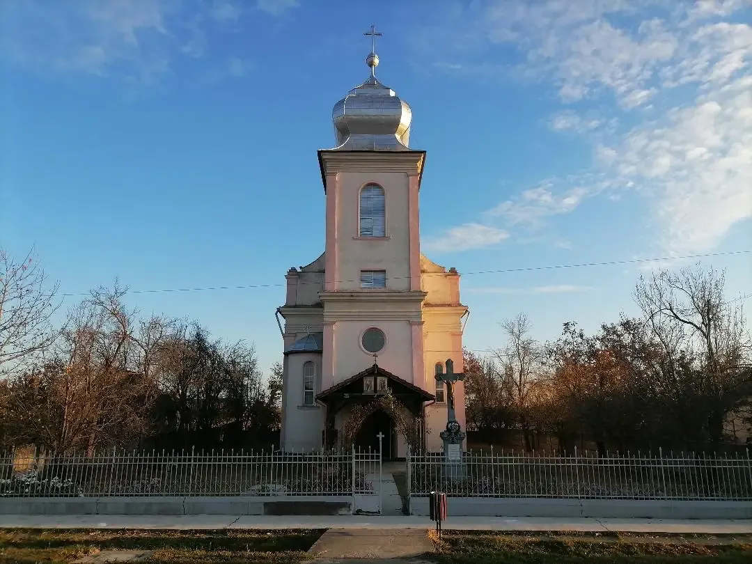 CREDINȚĂ. Moment istoric pentru credincioșii din Oar! Episcopul Timotei Sătmăreanul va oficia o slujbă specială