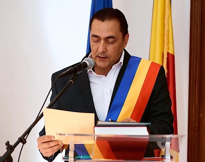 La mulți ani, Adrian Farcău! Primarul Tășnadului, la ceas aniversar