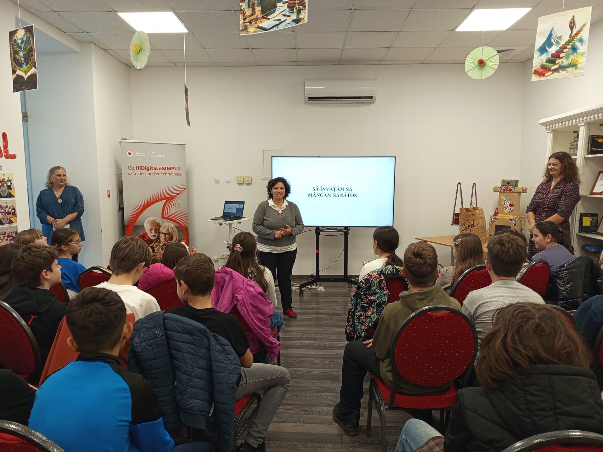 De la alimentație sănătoasă la arta decorării cărților: „Școala Altfel” la Biblioteca Județeană Satu Mare