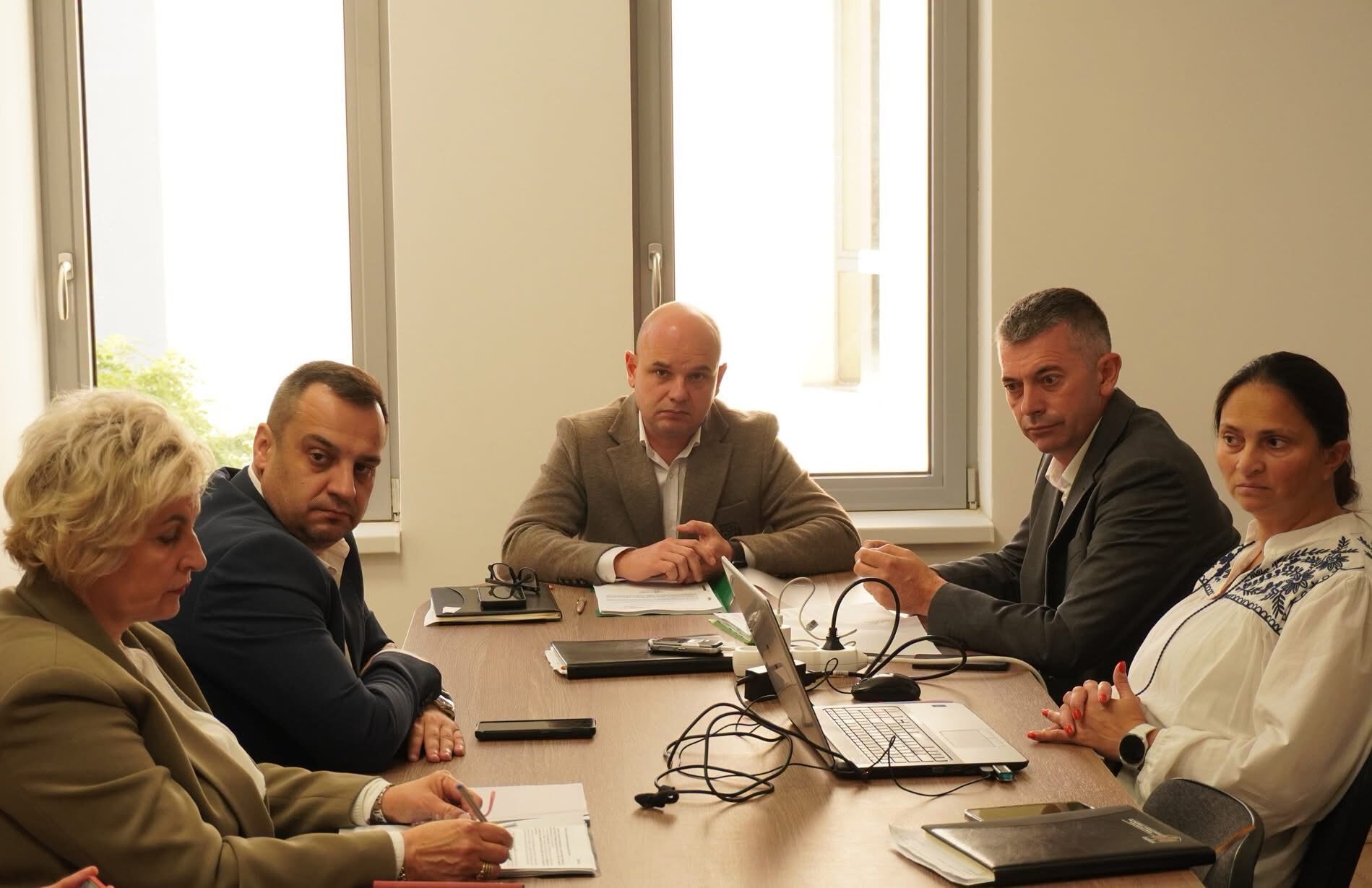 38 de propuneri privind terenuri și titluri de proprietate, analizate la Prefectura Satu Mare