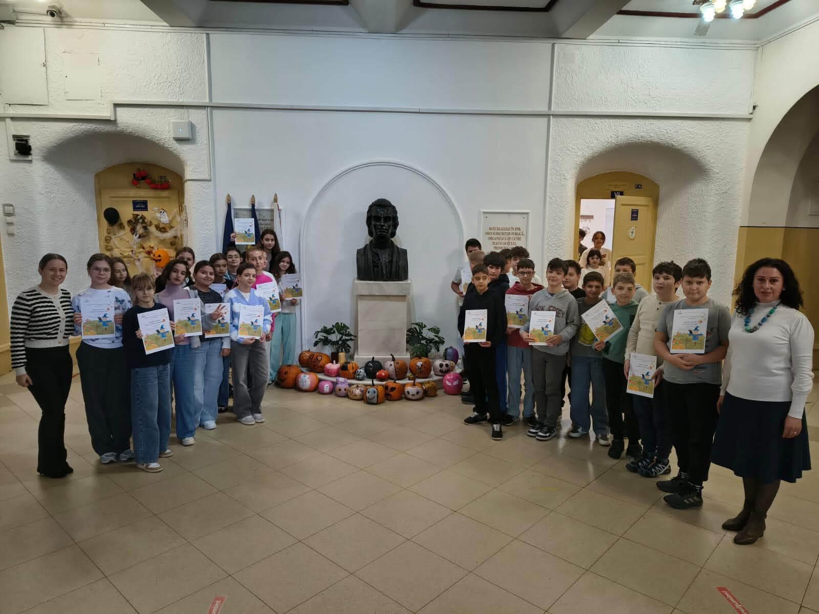 Culoare și creativitate la Târgul de toamnă al Colegiului Național „Mihai Eminescu” Satu Mare