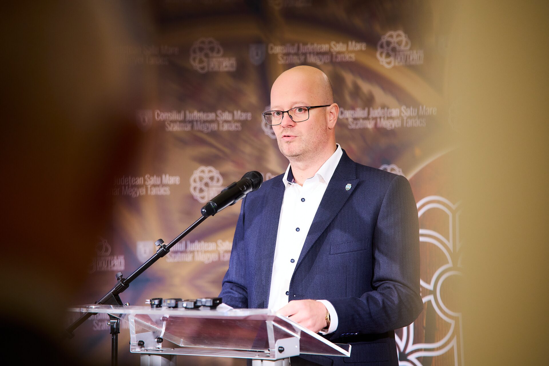 REPLICĂ. Primarul Kereskényi Gábor îl atacă pe Adrian Cozma: „Sătmărenii nu merită bazinul de înot?”
