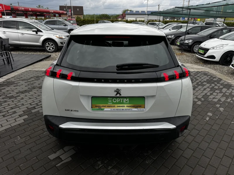 Peugeot 2008 1.2 Benzină, 100 CP