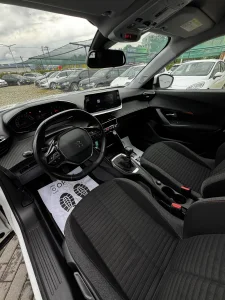 Peugeot 2008 1.2 Benzină, 100 CP