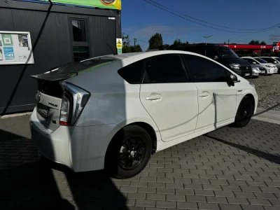 Toyota Prius 1.8 Benzină + sistem Full Hybrid, 136 CP