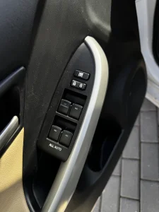 Toyota Prius 1.8 Benzină + sistem Full Hybrid, 136 CP