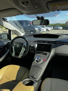 Toyota Prius 1.8 Benzină + sistem Full Hybrid, 136 CP