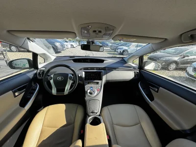 Toyota Prius 1.8 Benzină + sistem Full Hybrid, 136 CP