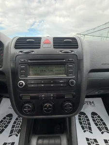 Volkswagen Golf 5 1.4 BENZINA