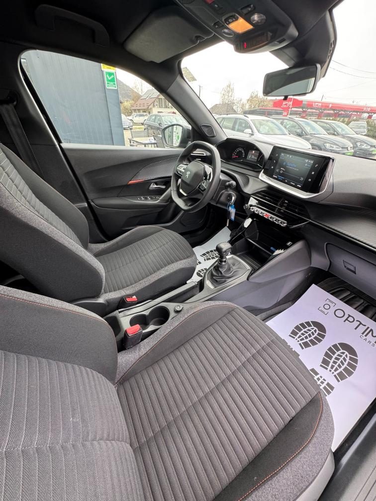 Peugeot 2008 Active Pack 1.2 benzină 100 CP