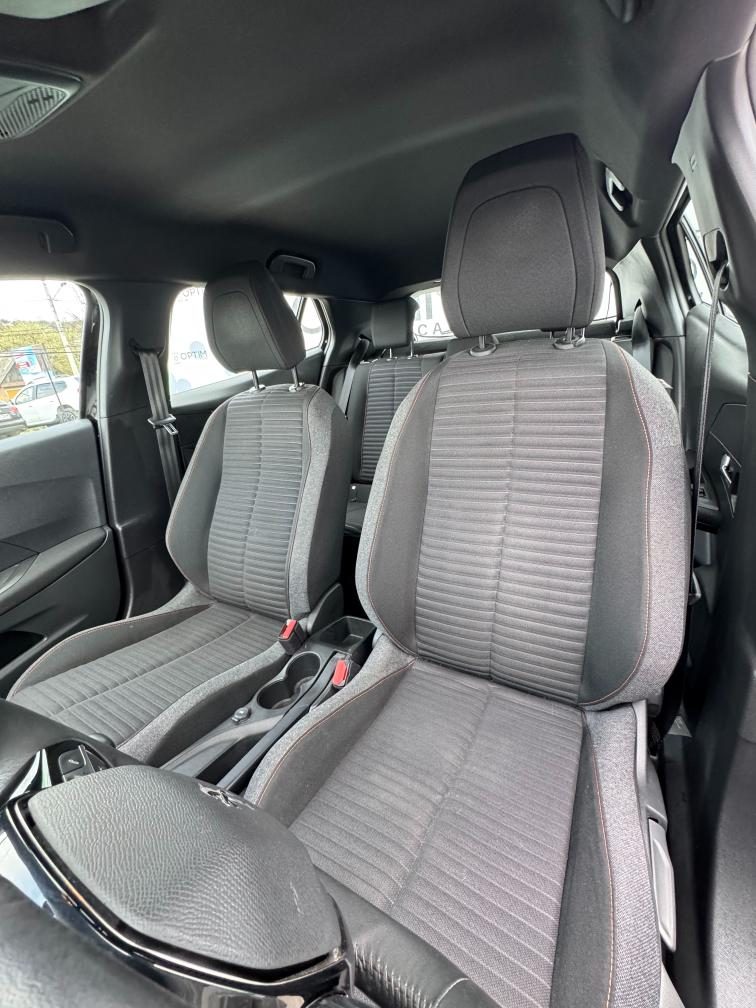 Peugeot 2008 Active Pack 1.2 benzină 100 CP