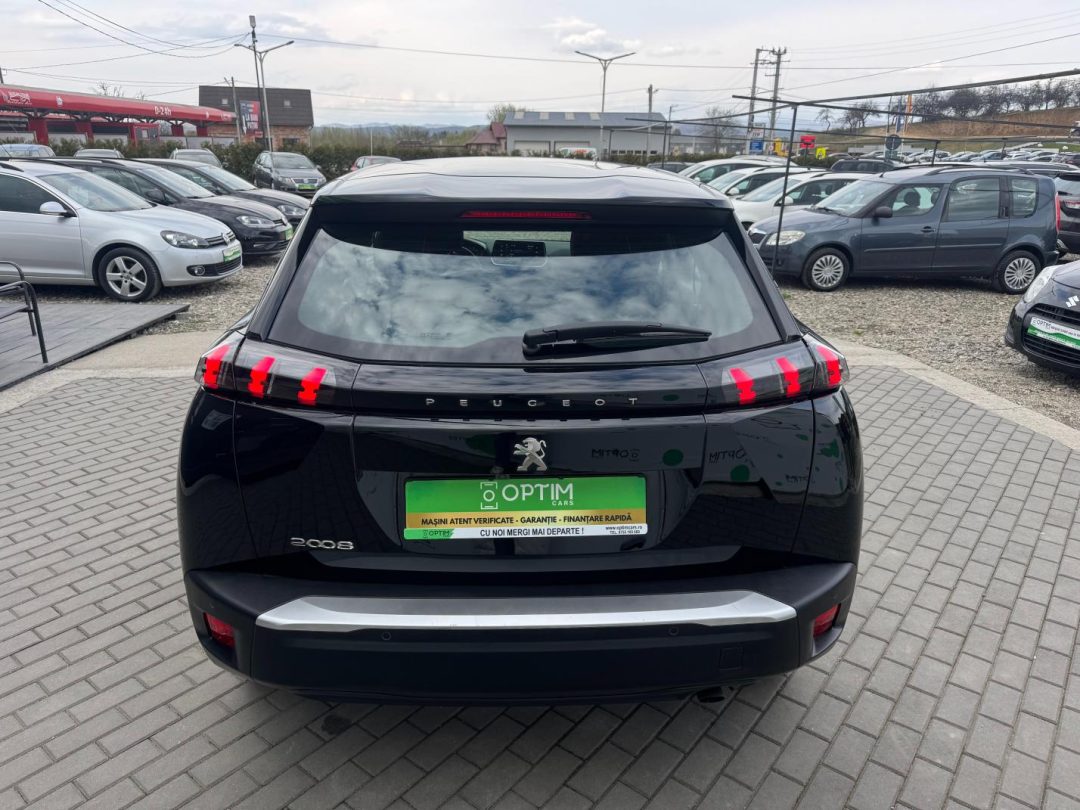 Peugeot 2008 Active Pack 1.2 Benzină 100 CP