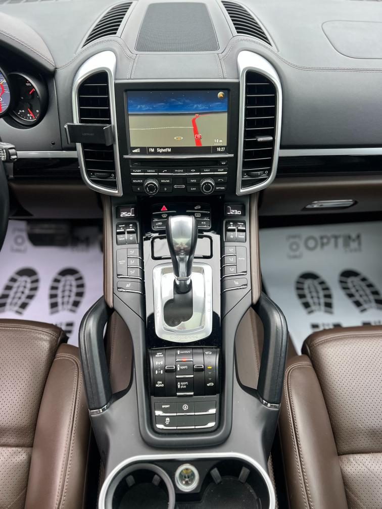 Porsche Cayenne 3.0 diesel 262 CP automat