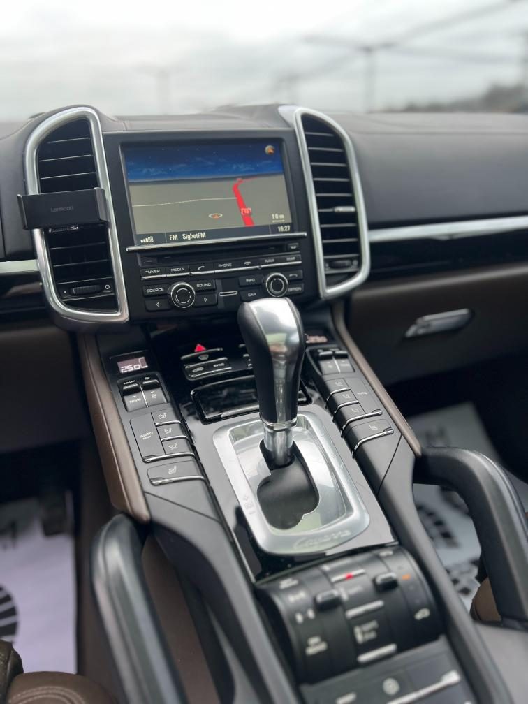 Porsche Cayenne 3.0 diesel 262 CP automat