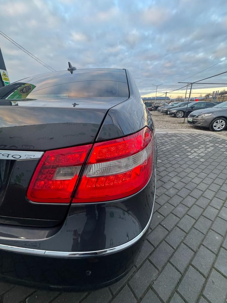 Mercedes-Benz Clasa E Elegance 2.2 diesel 135 CP CDI