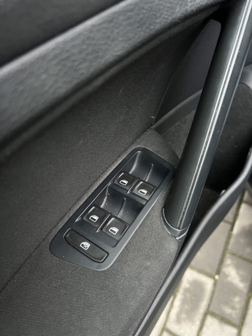 Volkswagen Golf 7 1.2 benzină 85 CP
