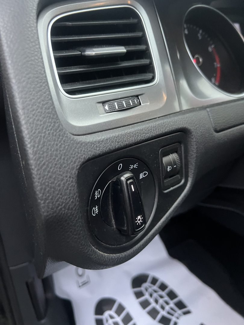 Volkswagen Golf 7 1.2 benzină 85 CP