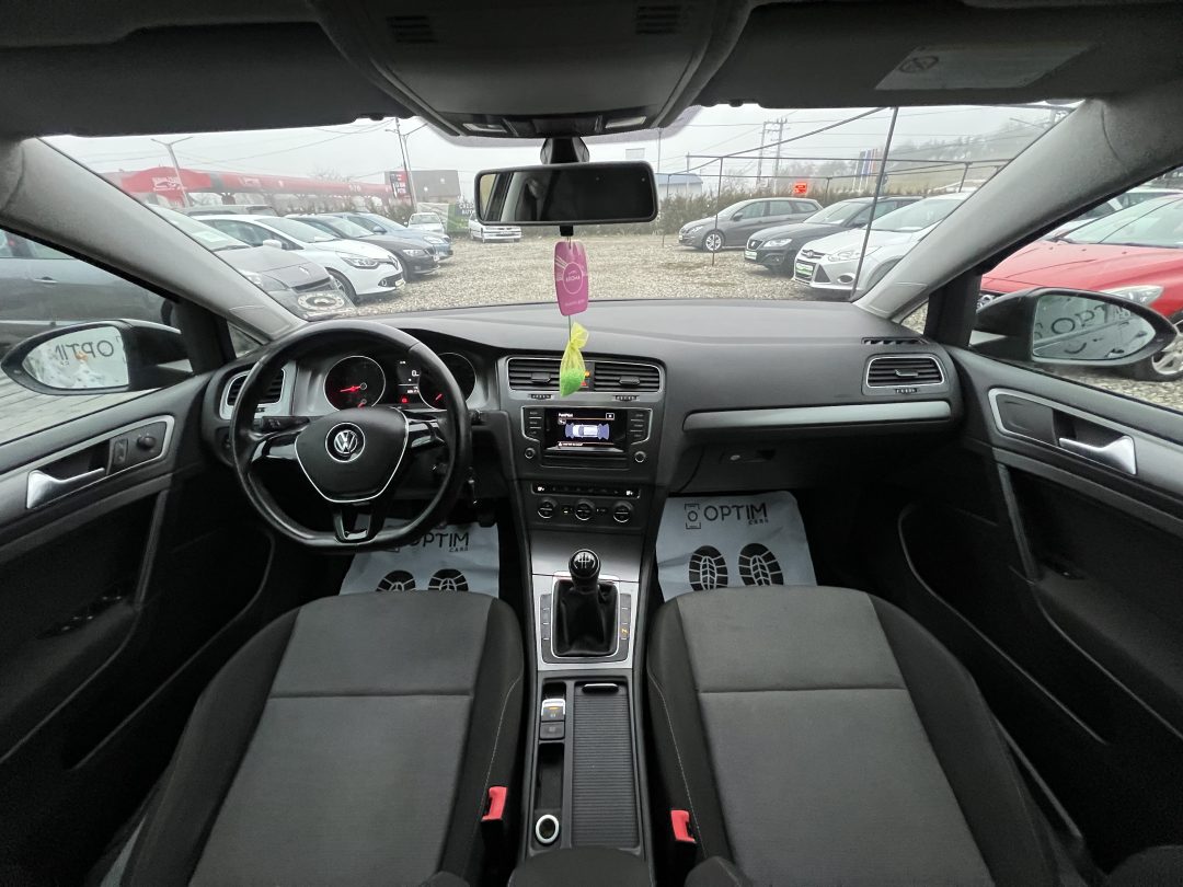 Volkswagen Golf 7 1.2 benzină 85 CP