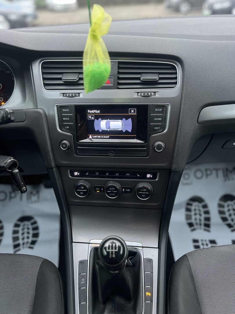 Volkswagen Golf 7 1.2 benzină 85 CP