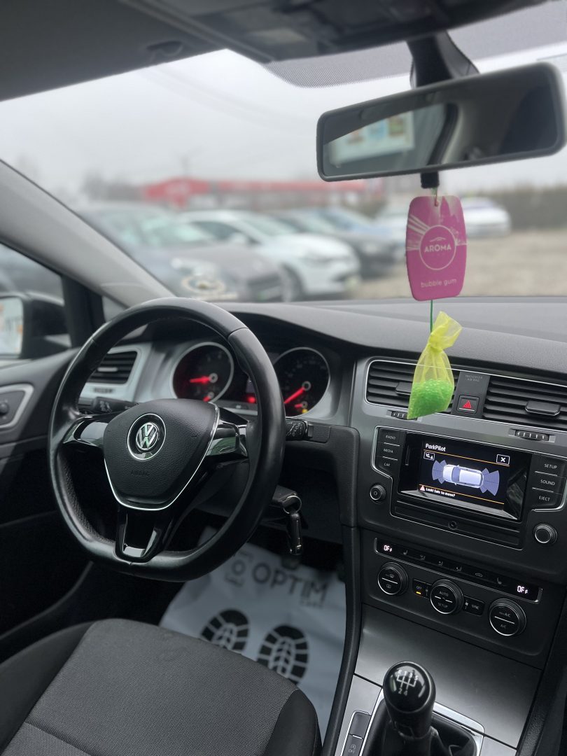 Volkswagen Golf 7 1.2 benzină 85 CP